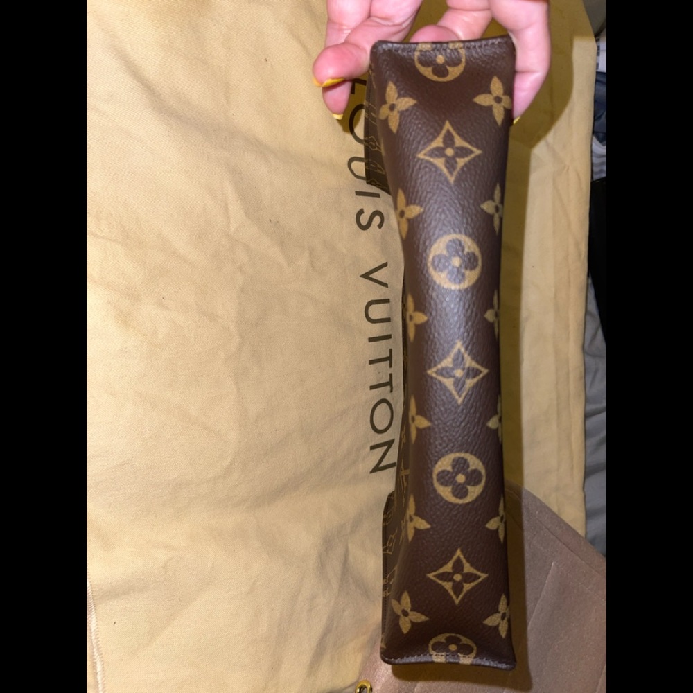SOLD Louis Vuitton toiletry 26